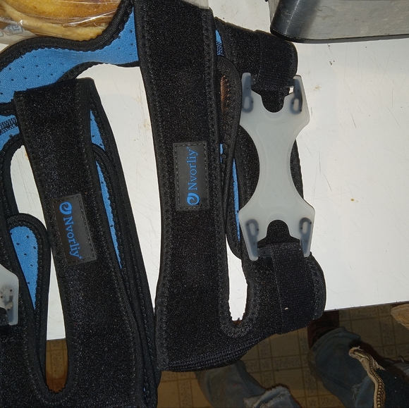 UNIQUE SILICONE SHEET PRESSURIZATION - 3D silicone sheet and the patella straps - Picture 2 of 2